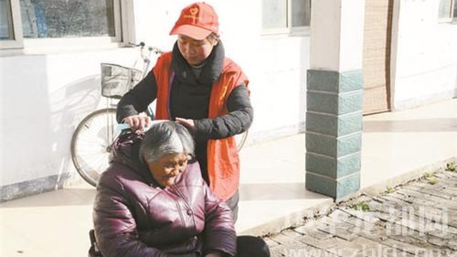 大王莊鄉(xiāng)敬老院開(kāi)展“傳承雷鋒精神、弘揚(yáng)時(shí)代新風(fēng)”活動(dòng)