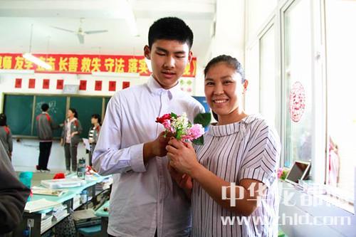 母親節(jié)，周口高中生這樣過！